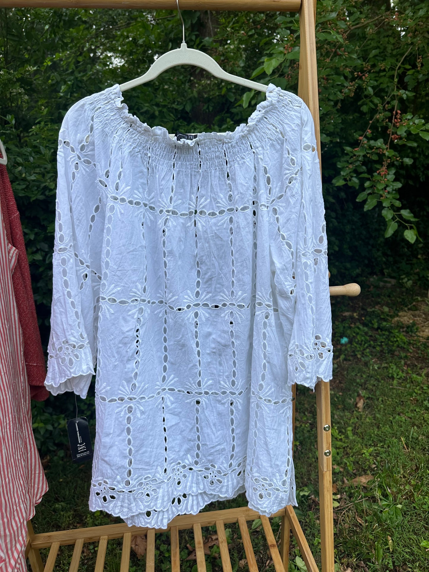 1X NWT INC Top