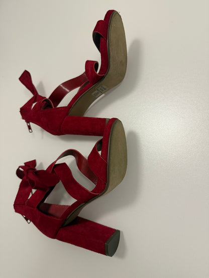 Size 7 NWOT Red Block Heel