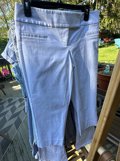 M Size 6 Limited White Capris