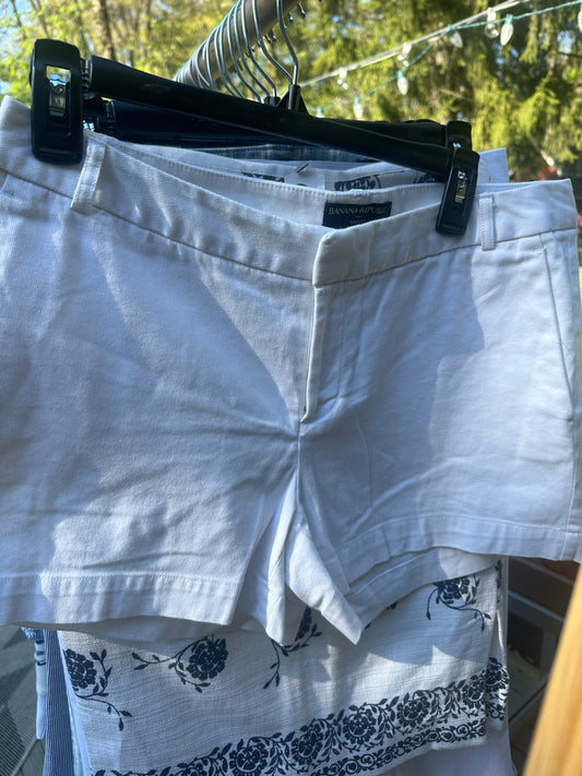 M Size 8 White Shorts