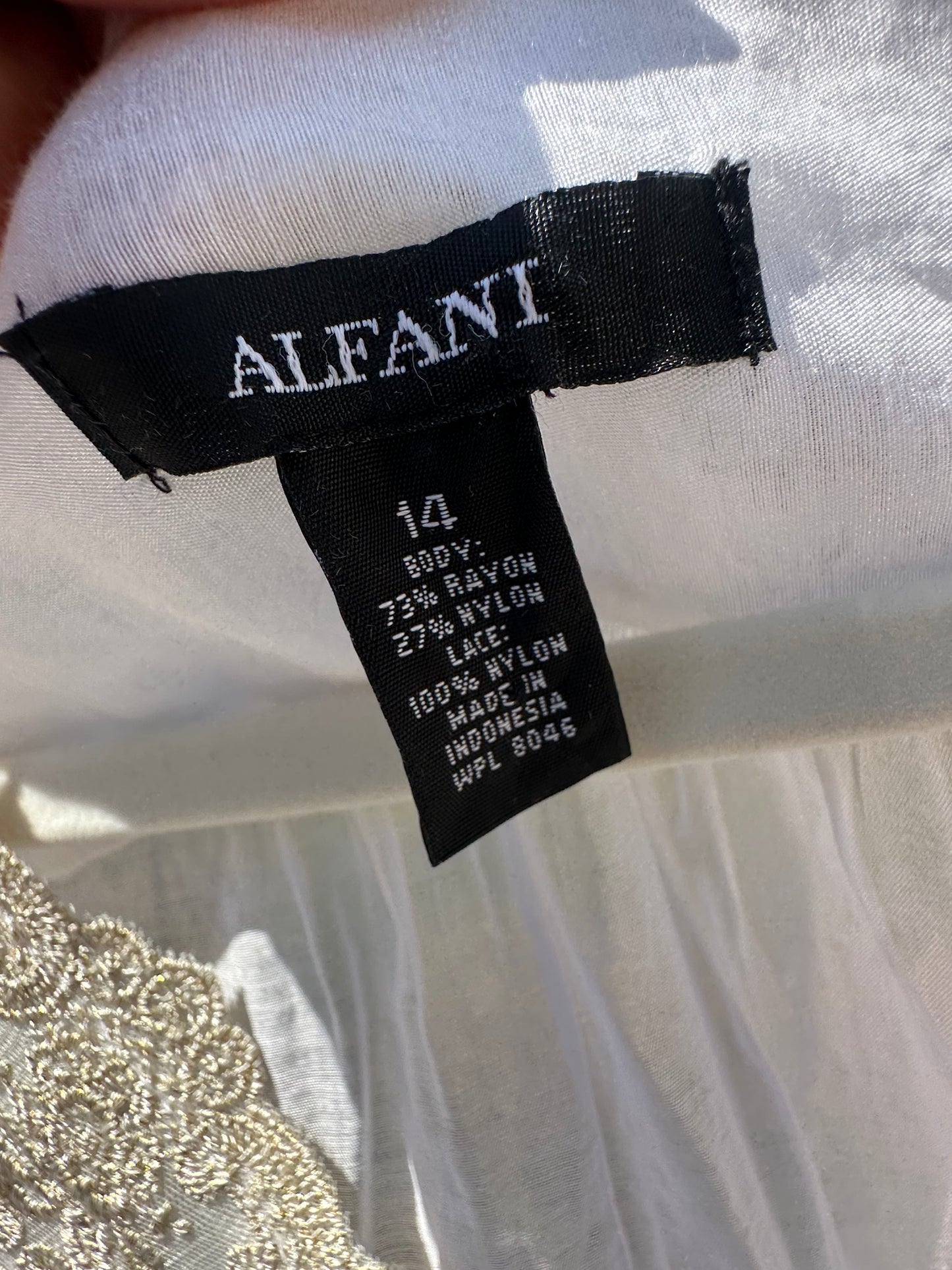 L / 14 Alfani nwt Top