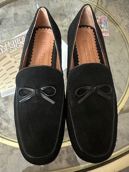 6.5 Suede Black Loafer