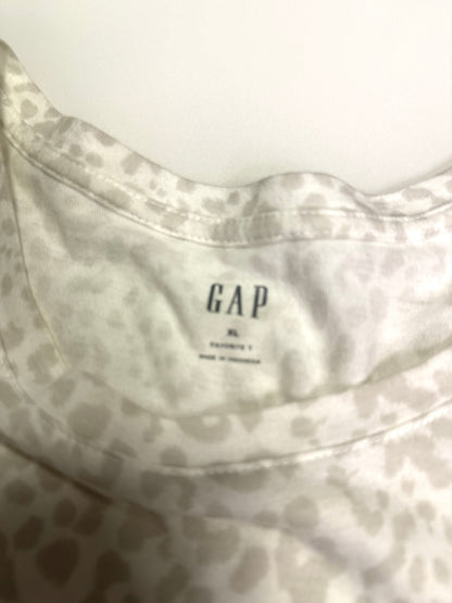 XL Gap Snow Leopard Tee