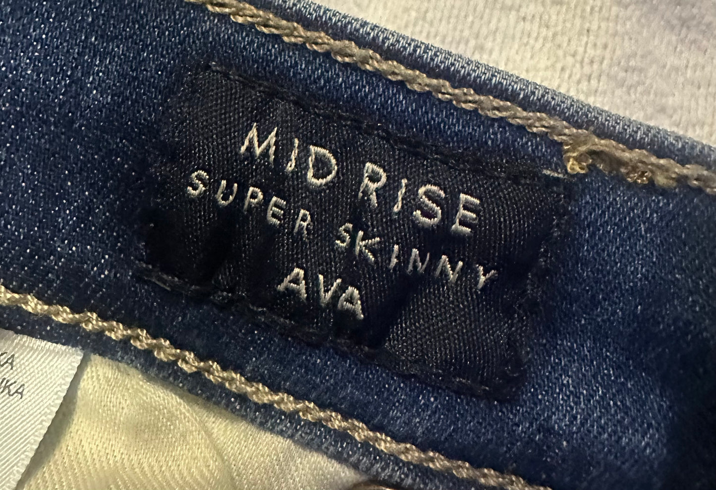 8/29 Lucky Brand Mid Rise super Skinny Ava Jeans