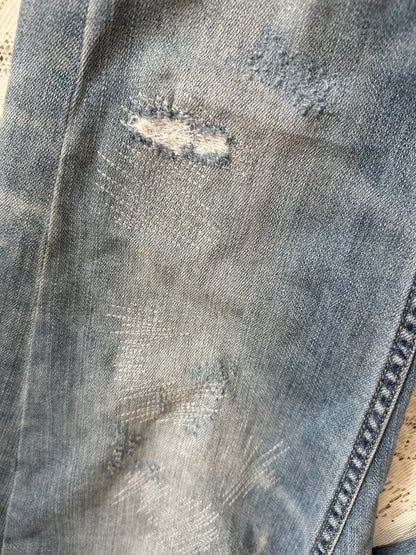 6 WHBM Girlfriend Distressed Jeans EUC