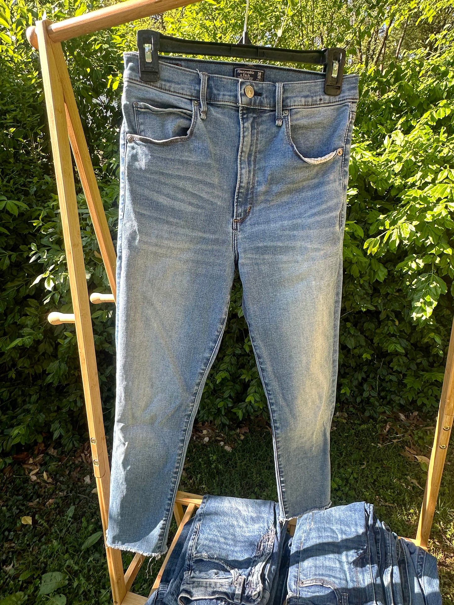 Size 10/30 Abercrombie High rise Skinny