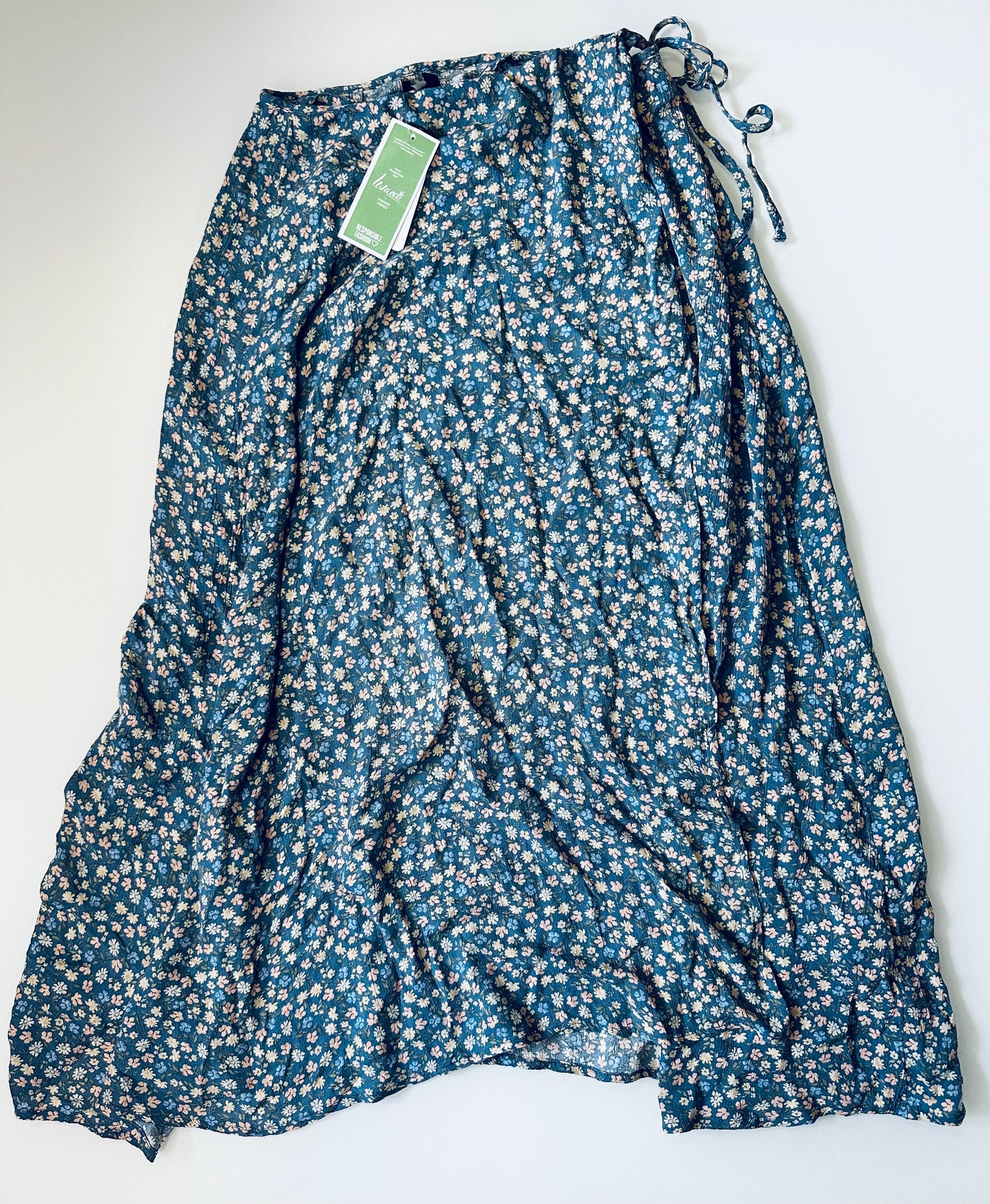 M NWT Wrap Skirt