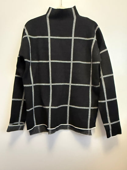 M Max Studio Black/Cream Mock Neck EUC