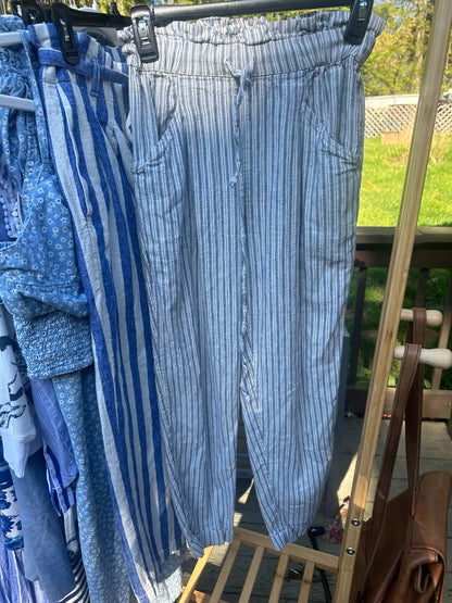 XS American Eagle Striped Pant