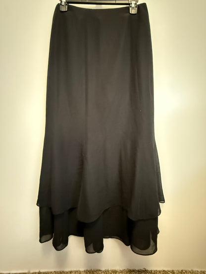 S size 6 Adrianna Papell Latered Black skirt